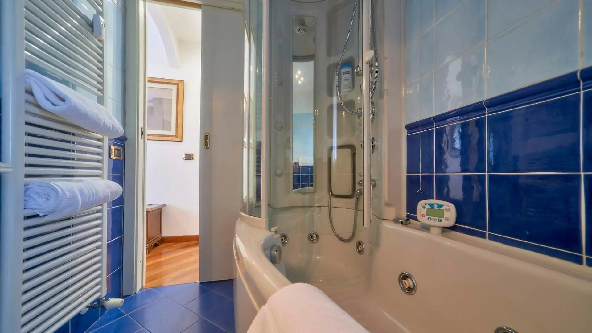 Bed and Breakfast Tosca House 2 Varenna 0*,  Italia